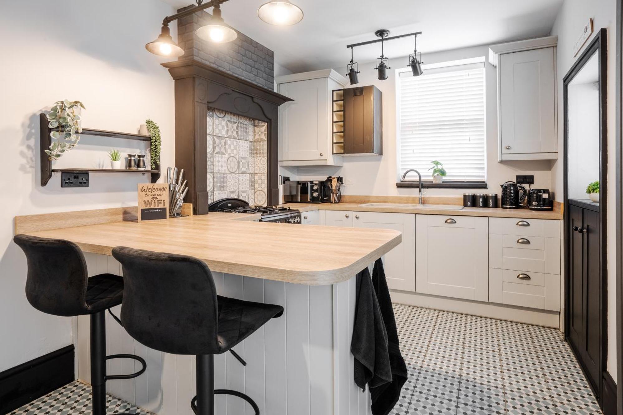 Swiss Haven - Spacious 3 Bedroom House Liverpool Kültér fotó