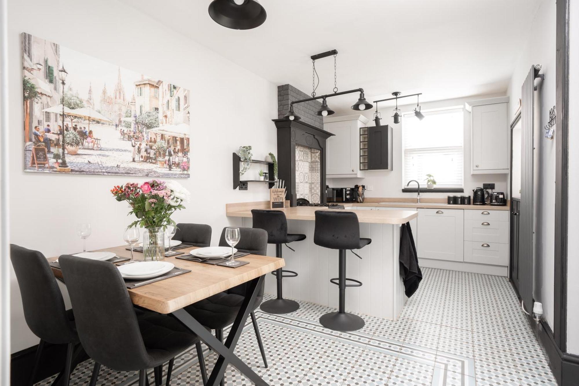 Swiss Haven - Spacious 3 Bedroom House Liverpool Kültér fotó