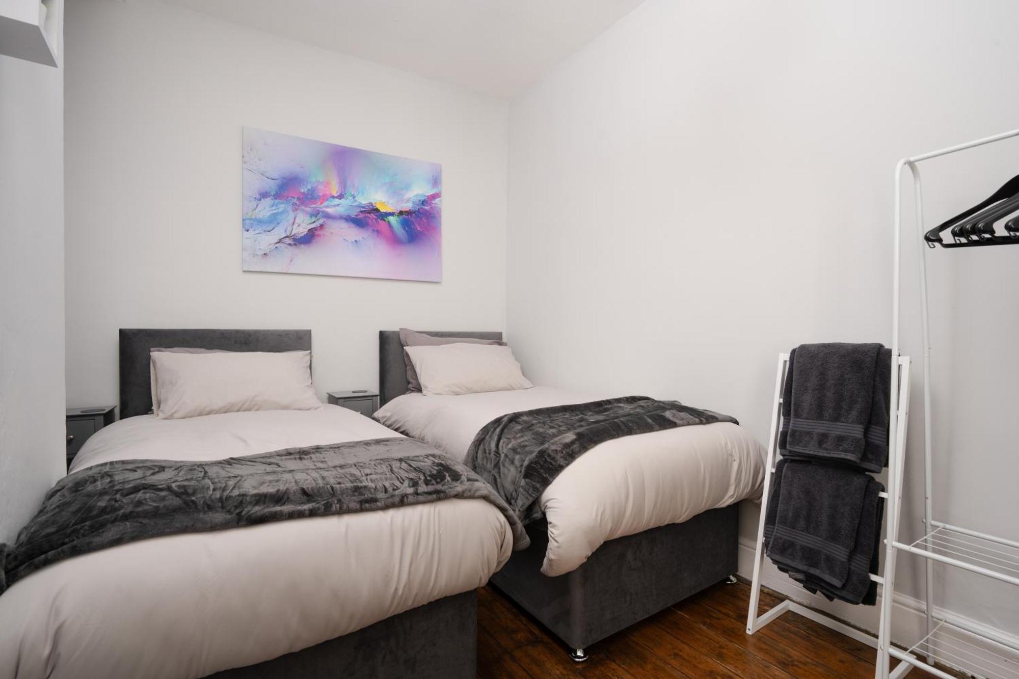 Swiss Haven - Spacious 3 Bedroom House Liverpool Kültér fotó